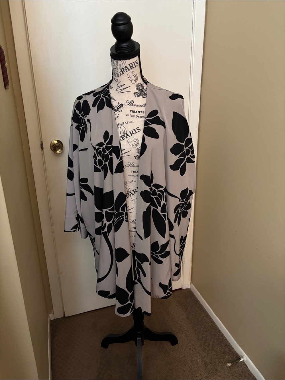 Alfani Taupe Gray Floral Open Cardigan - Black Floral Print
